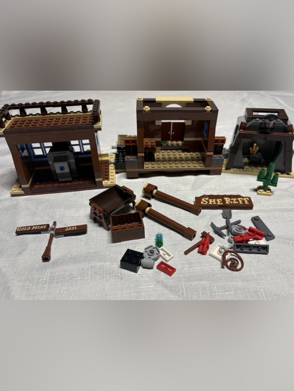LEGO 7594 Toy Story Woody's Roundup Incomplete Partial Set Gold Mine